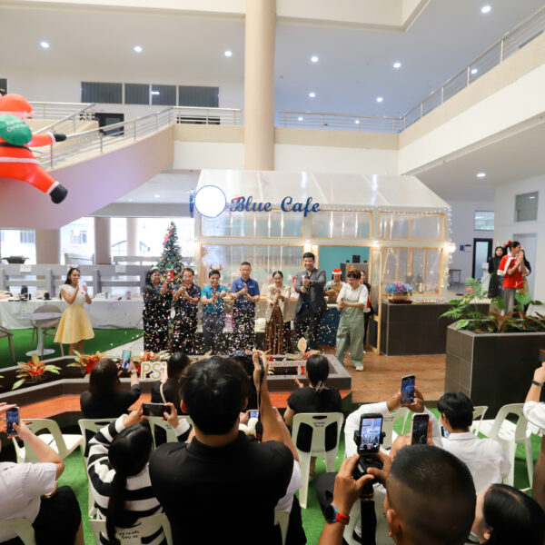 พิธีเปิด “บลูคาเฟ่”