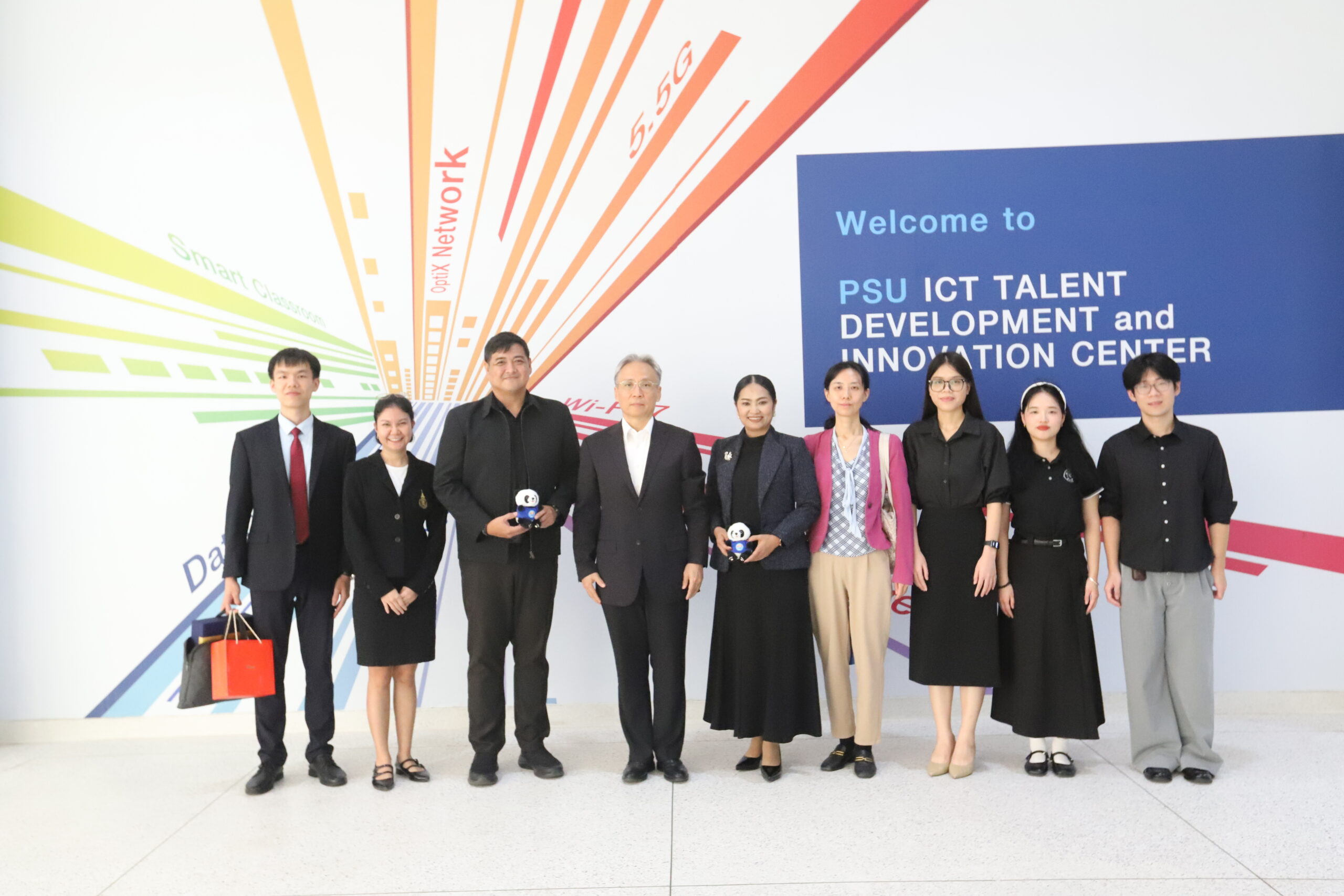“คณะพาณิชยศาสตร์และการจัดการ ร่วมต้อนรับกงสุลใหญ่แห่งสาธารณรัฐประชาชนจีนประจำจังหวัดสงขลา”